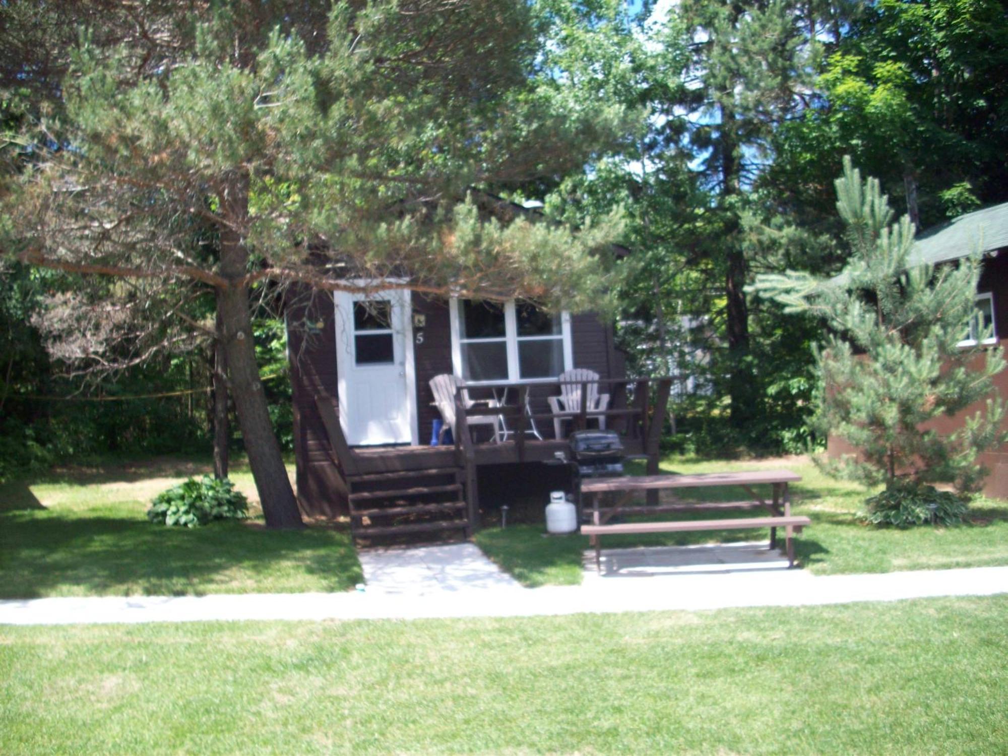 Lakewoods Cottage Oxtongue Lake Room photo