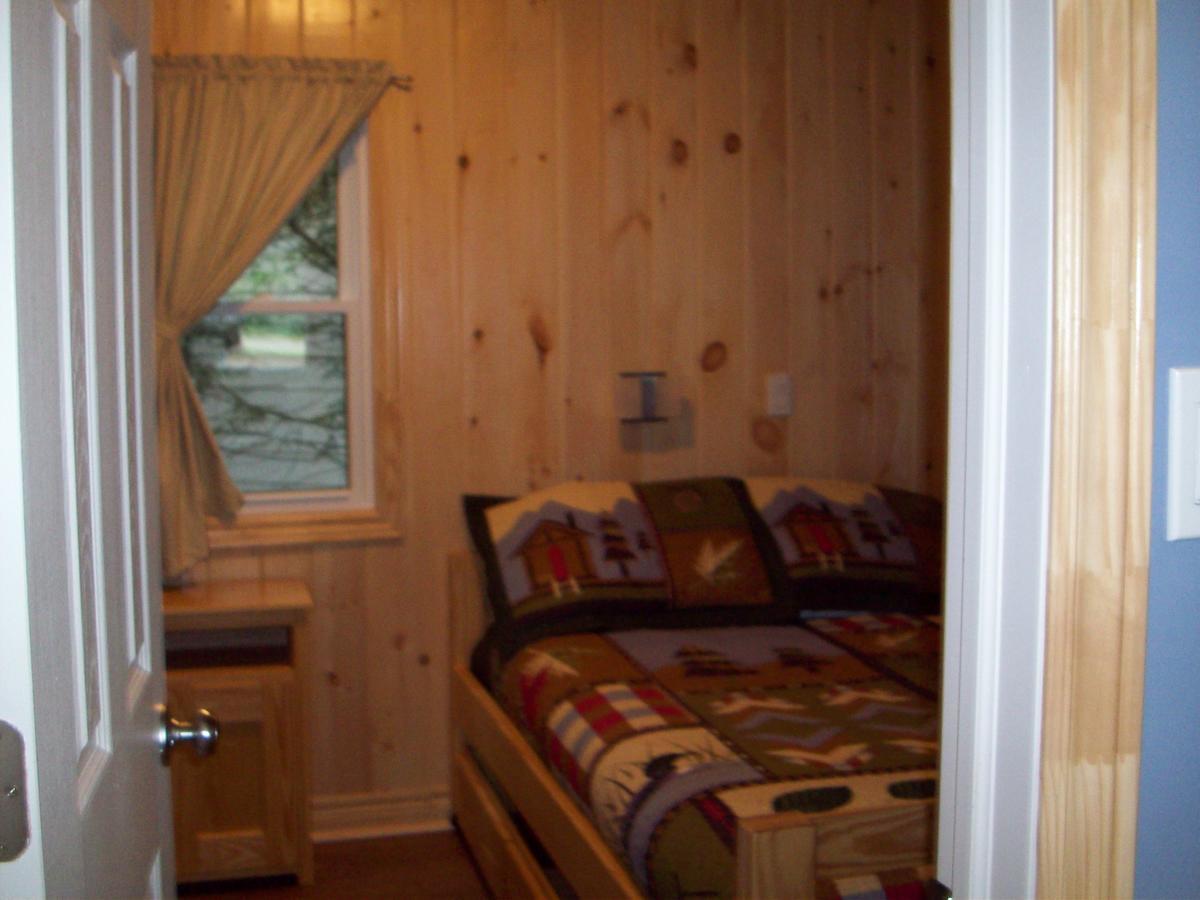 Lakewoods Cottage Oxtongue Lake Exterior photo