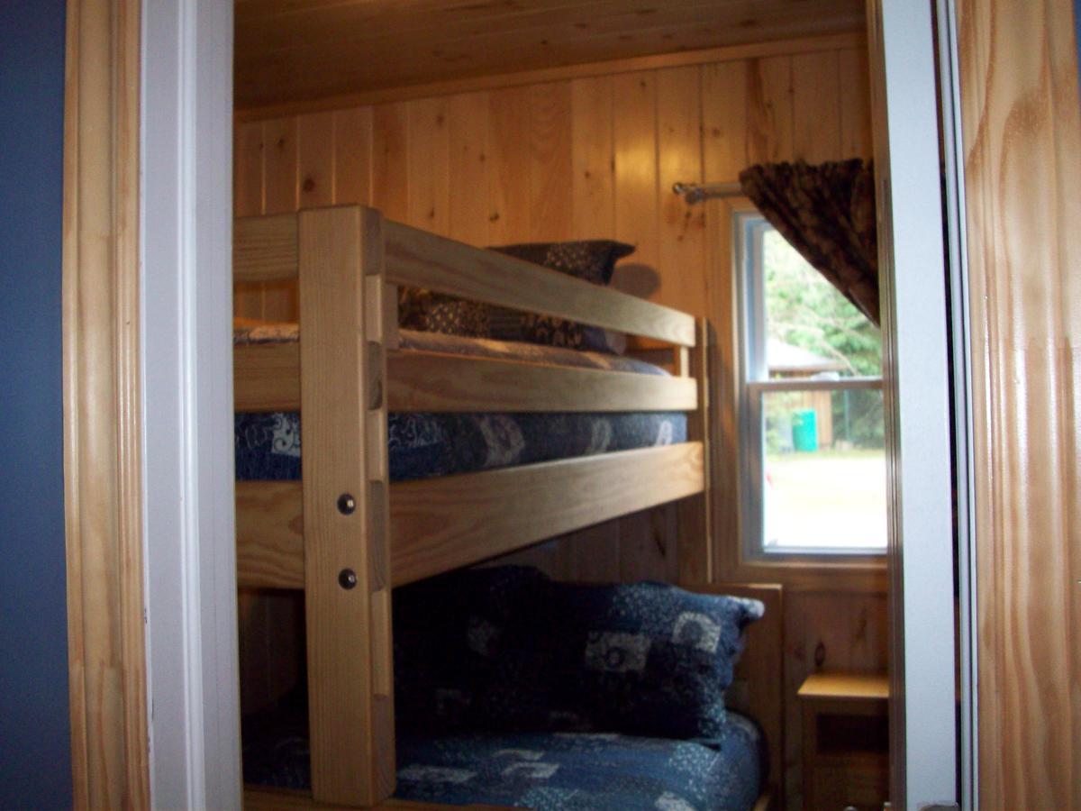 Lakewoods Cottage Oxtongue Lake Exterior photo