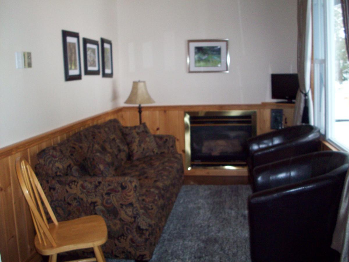 Lakewoods Cottage Oxtongue Lake Exterior photo